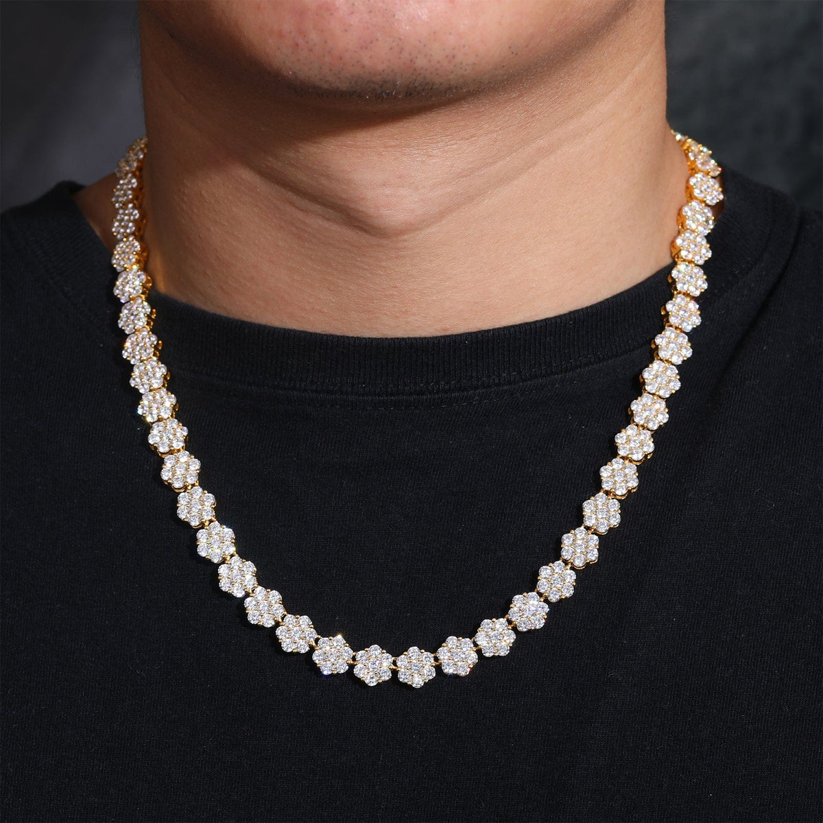 Nocta Vince Floral Cluster Chain