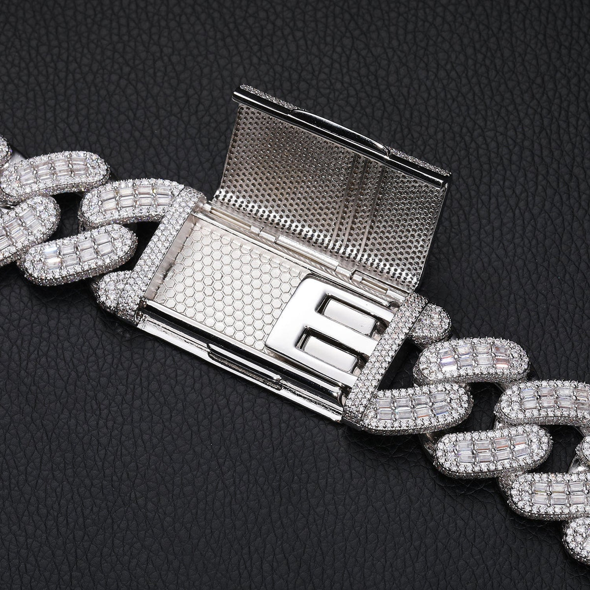 Nocta Vince Max-Stone Hybrid Chain