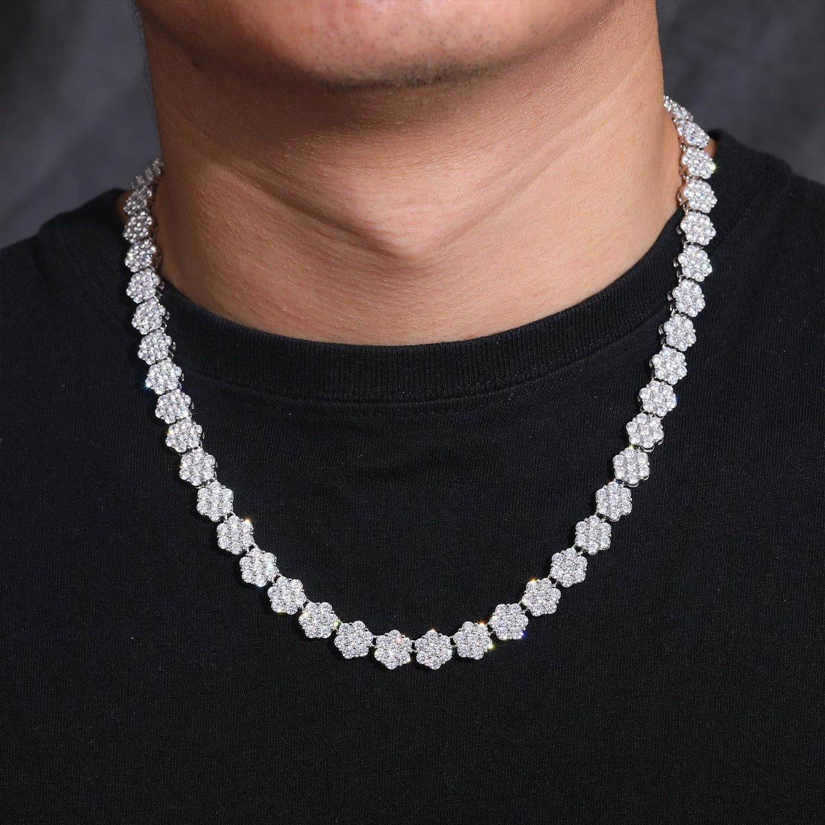 Nocta Vince Floral Cluster Chain