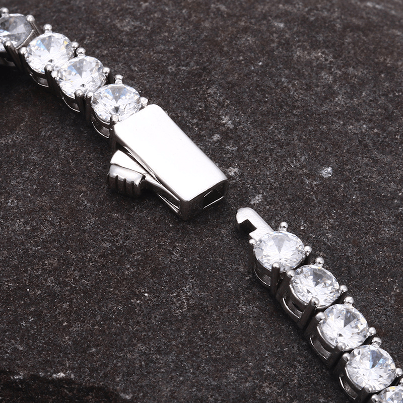 Nocta Vince Aura Prong Round-Cut Bracelet